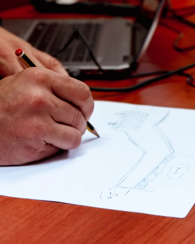 Detrás de cada molde hay mucho más que fabricación. Hay análisis, planificación y decisiones técnicas que marcarán el éxito de toda la producción. 🔍⚙️

Antes de fabricar un molde, es fundamental estudiar la geometría de la pieza, el material más adecuado, su funcionalidad y el proceso productivo que permitirá obtener el mejor resultado.
En Industrias Mical entendemos esta fase como una parte clave del proyecto. Por eso trabajamos cada desarrollo con una visión integral, coordinando diseño, matricería y producción para asegurar precisión, eficiencia y calidad desde el inicio.

Porque cuando lo que no se ve está bien hecho, todo lo demás funciona mejor. 🤝

#Matriceria #FabricacionIndustrial #IngenieriaIndustrial #IndustriasMical