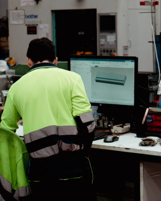 La innovación en industria no empieza en la producción… empieza mucho antes. 🚀

Gracias a la impresión 3D, hoy es posible transformar una idea en un prototipo real en cuestión de horas, permitiendo validar diseños, detectar mejoras y reducir tiempos de desarrollo.

En Industrias Mical utilizamos el prototipado para optimizar cada pieza antes de su fabricación en serie, asegurando funcionalidad, precisión y eficiencia desde el inicio.

Porque cuanto antes se prueba, antes se mejora. Y eso se traduce en procesos más ágiles y resultados más fiables. 🤝✨

#Impresion3D #InnovacionIndustrial #Prototipado #IndustriasMical